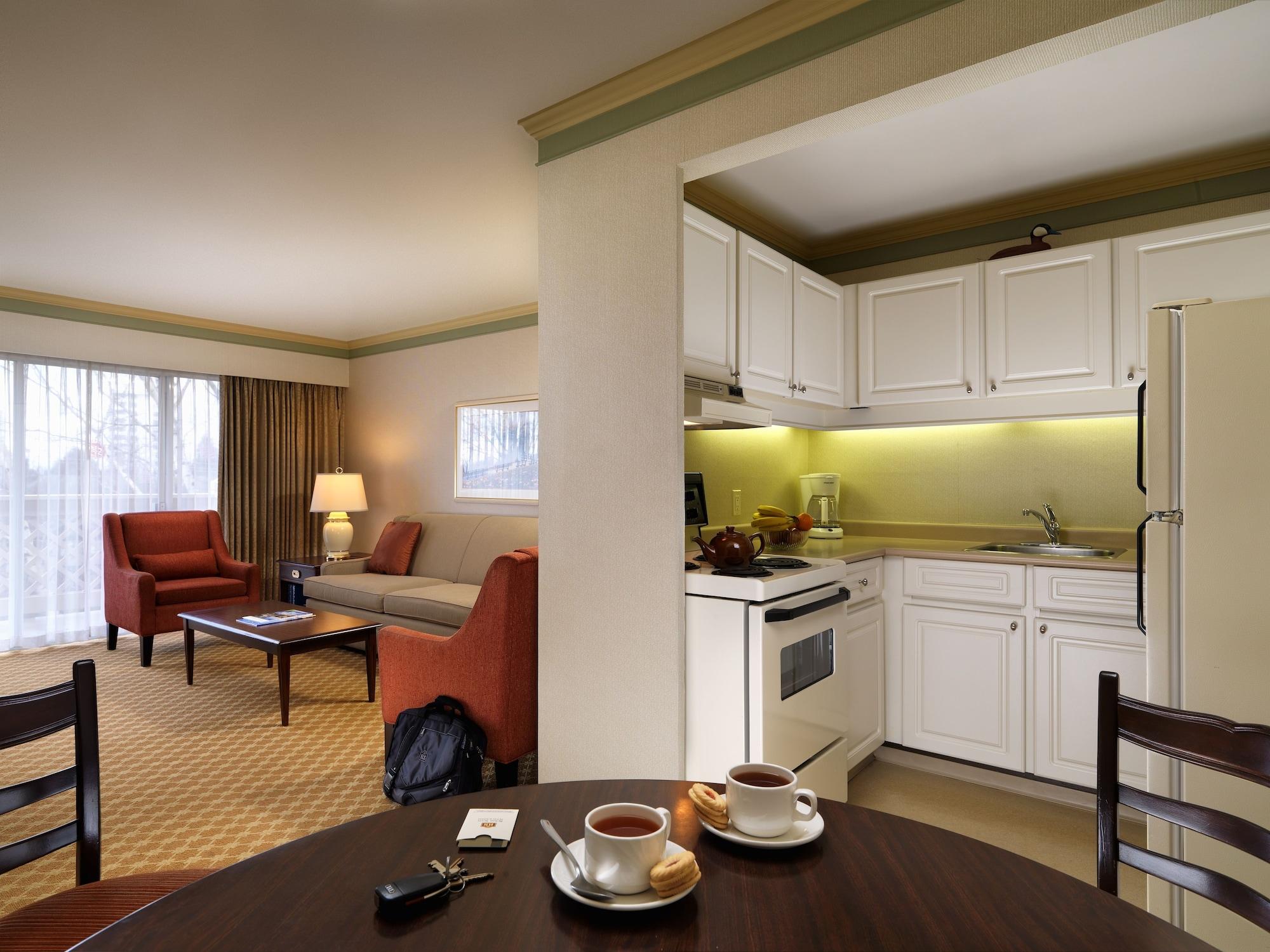 Royal Scot Hotel & Suites Вікторія Екстер'єр фото