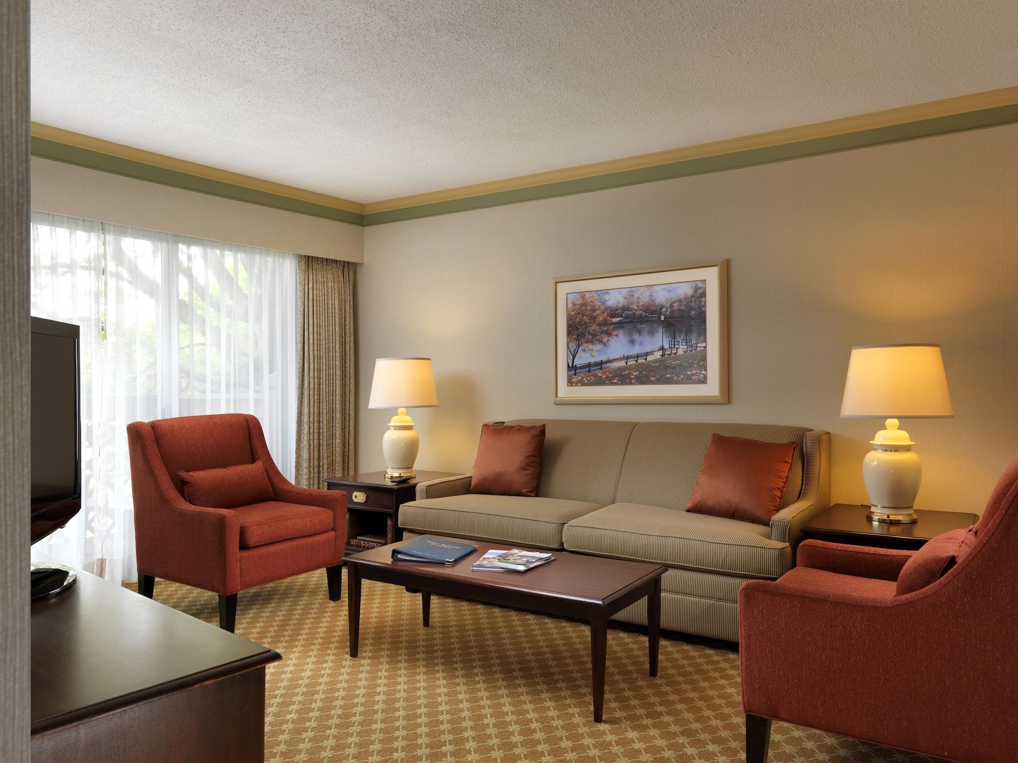 Royal Scot Hotel & Suites Вікторія Екстер'єр фото
