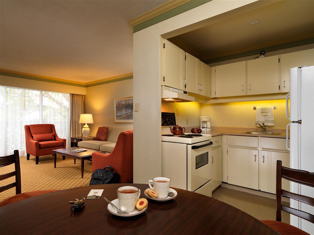 Royal Scot Hotel & Suites Вікторія Номер фото