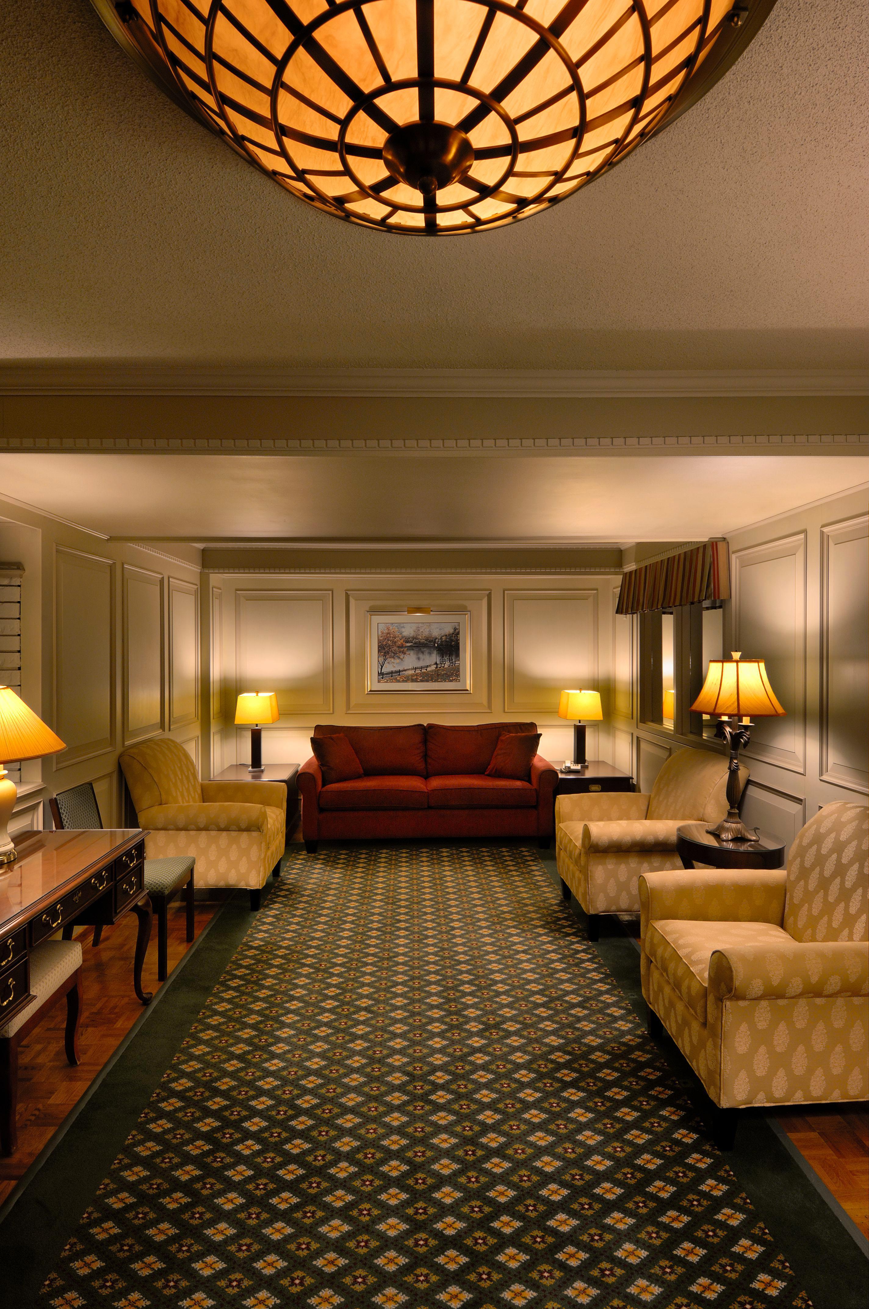 Royal Scot Hotel & Suites Вікторія Екстер'єр фото