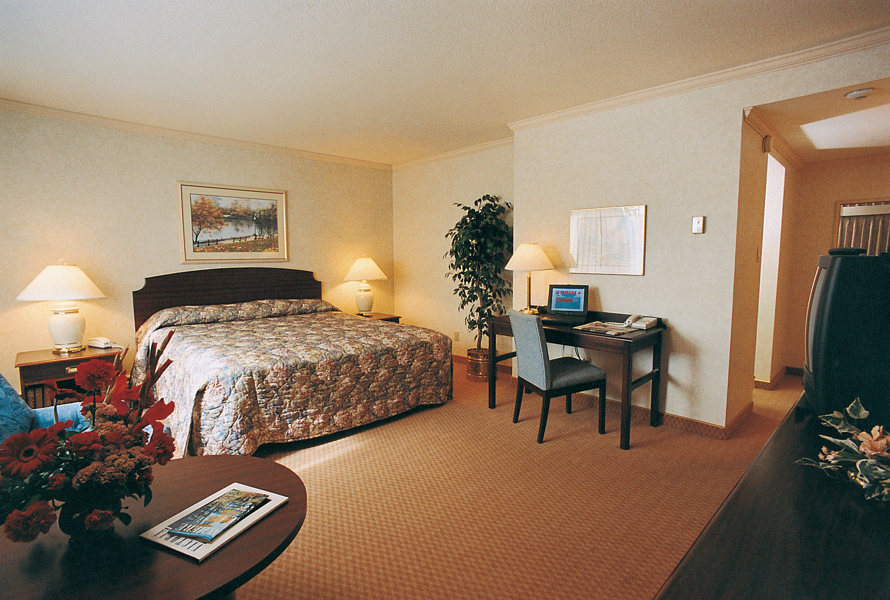 Royal Scot Hotel & Suites Вікторія Екстер'єр фото